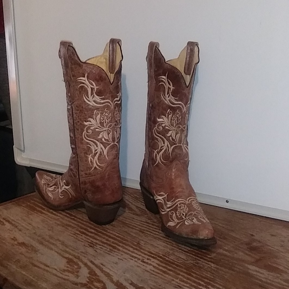 COPY - COPY - Corral boots